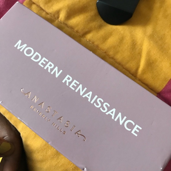 Anastasia modern renaissance - Picture 1 of 2